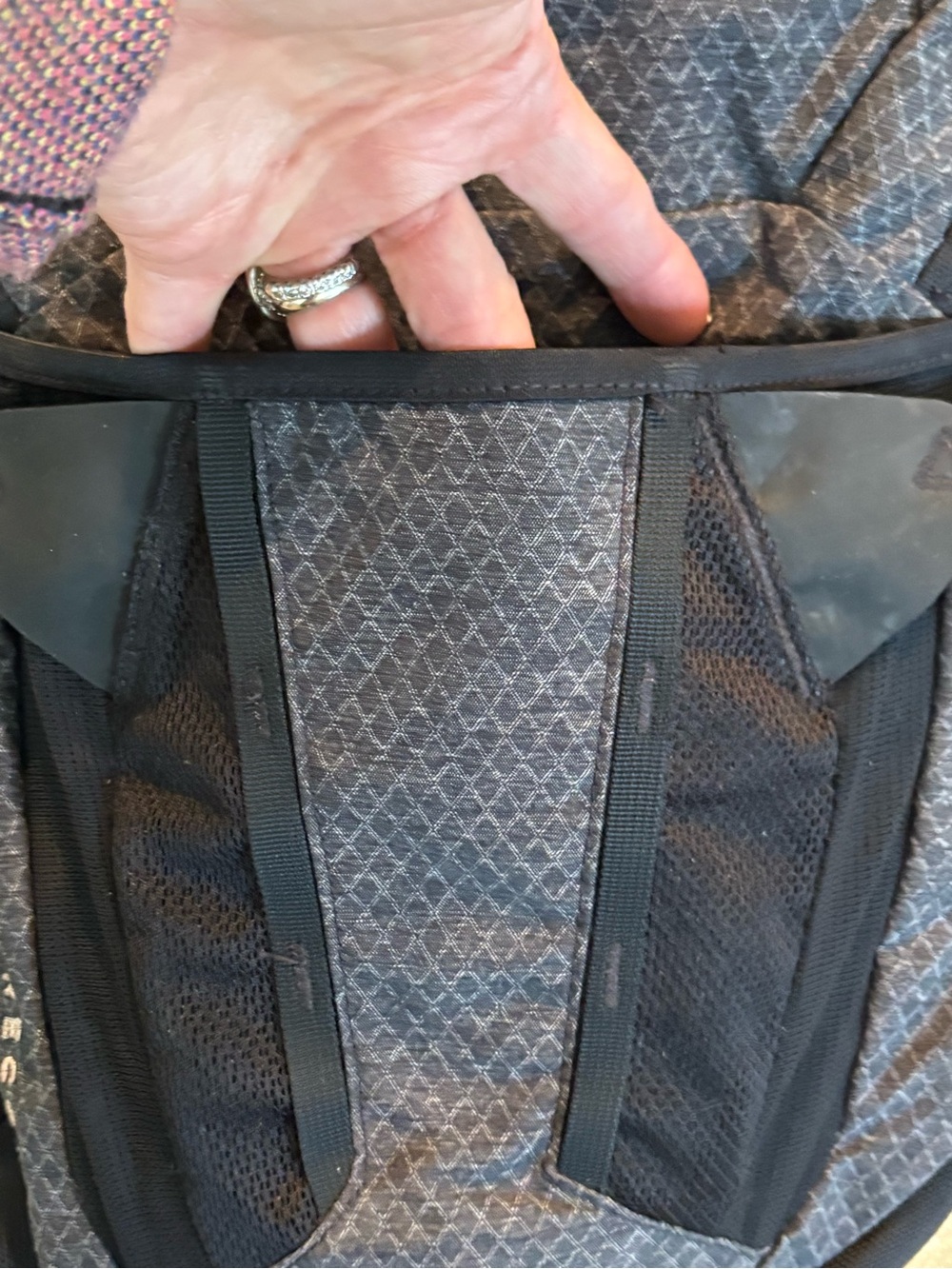 The North Face Recon Luxury Women’s Gray Black Backpack w Rose Gold Accents - Picture 4 of 14